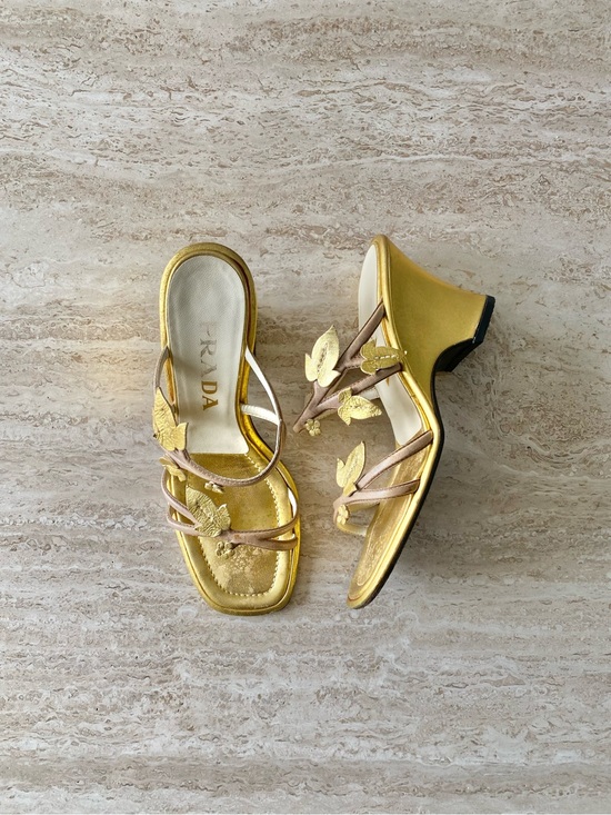 Prada Shoes - Vintage Prada Leaf Appliqué Sandal Wegdes